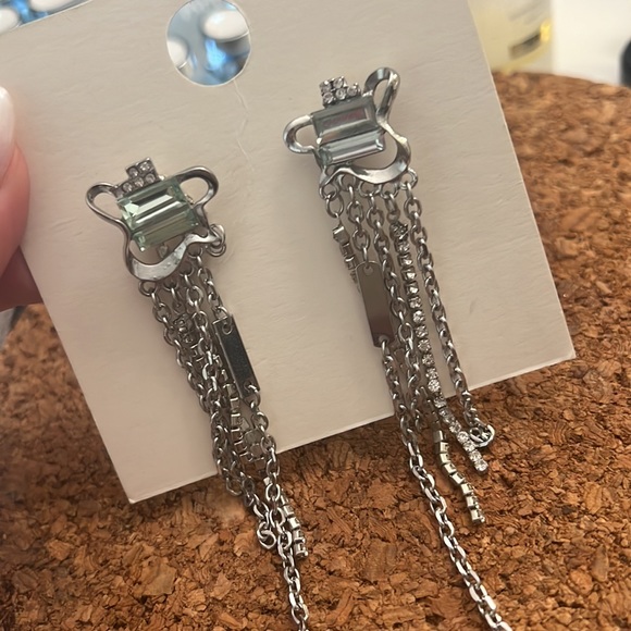 Earings - Picture 2 of 3